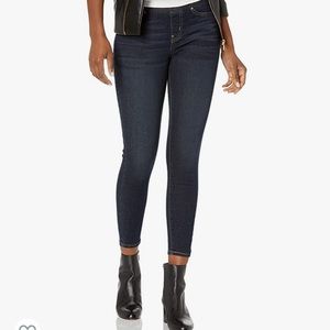 Signature by Levi Strauss & Co. Gold Label Women's Pull-on Skinny Jeans